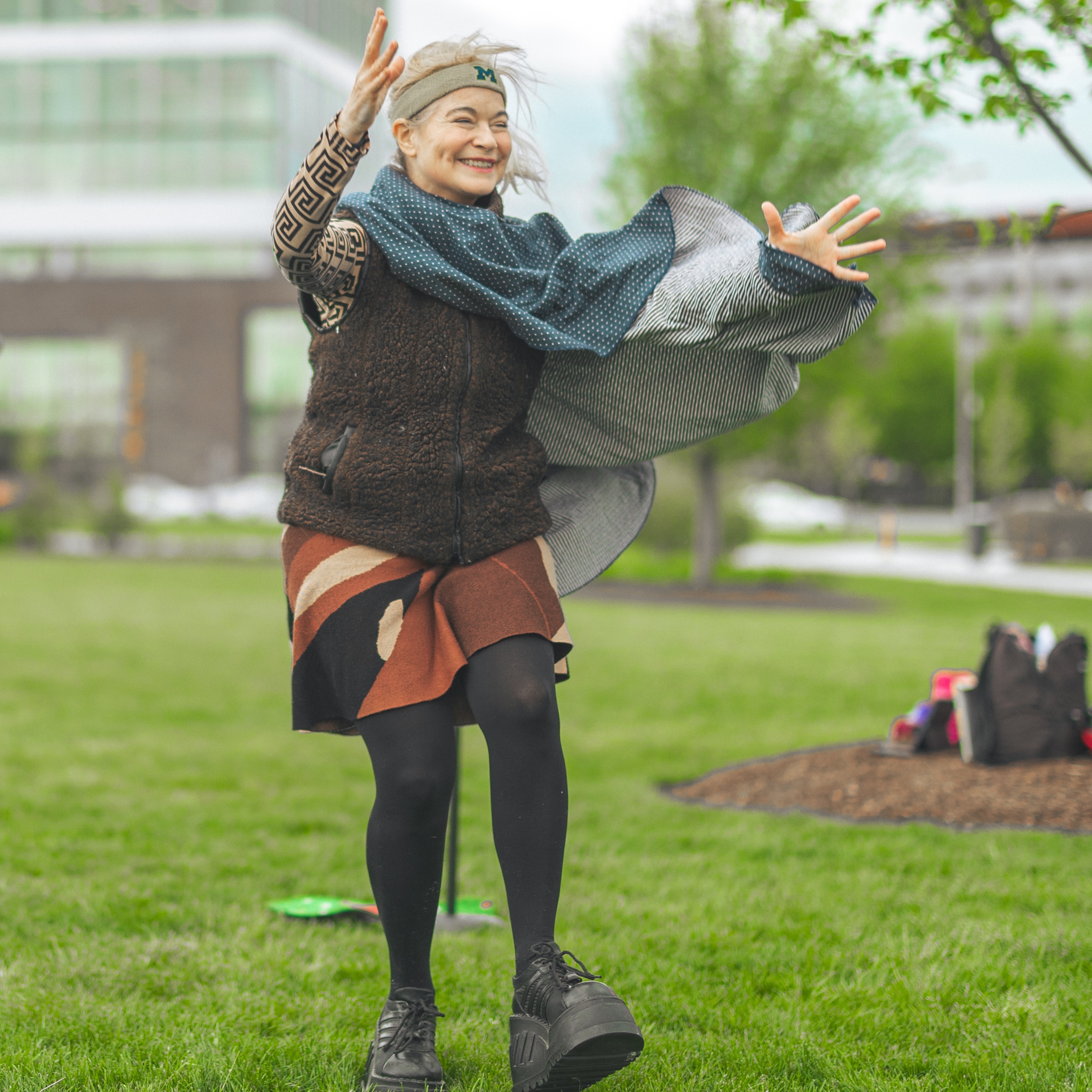Elizabeth Keiser performs Play in a Day outdoors, photo by Aya
